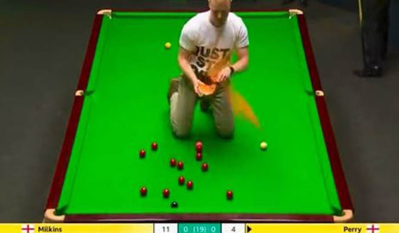 Climate protesters interrupted a snooker championship to make a pun (Update)