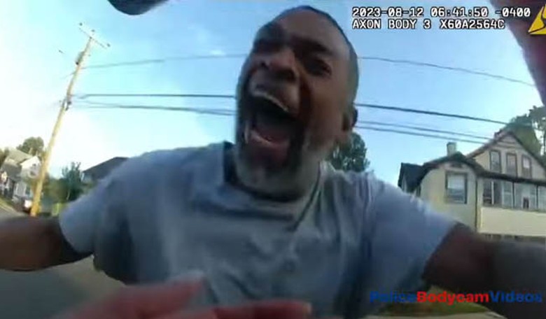 Nutjob who attacked female officer with a hammer was out on probation for attacking another cop