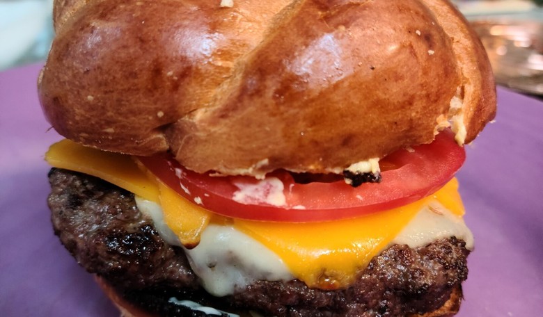 UN Sez U Can't Haz Cheezburger