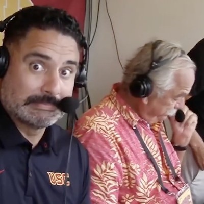 USC's Radio Announcer Is Getting Cooked for His Reaction to a Nasty Hit on Oregon's QB 