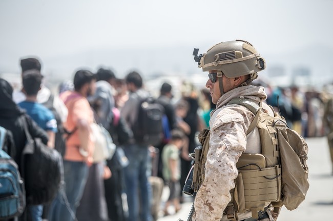 Marines Ordered to Clean Up Trash, Human Waste in Airport Before Leaving Afghanistan - Vimarsana News
