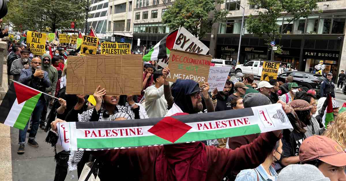 Florida Proves It Doesn't Mess Around After 'Queers for Palestine' Block Entrance to Disney