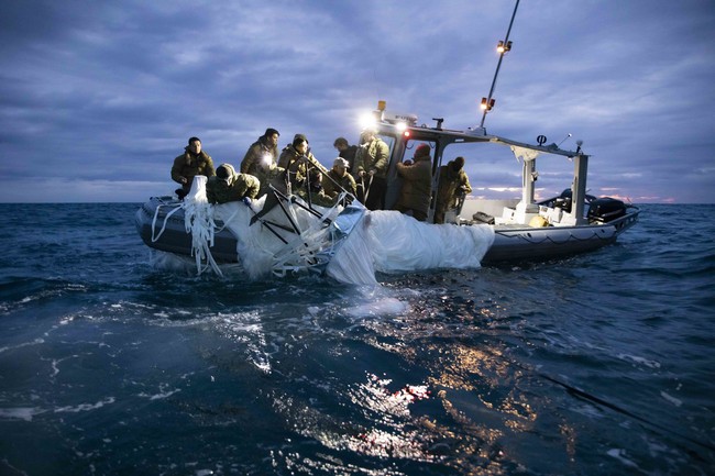 Photos: US Military Recovers CCP Spy Balloon That Was Shot Down Off the Coast - Vimarsana News