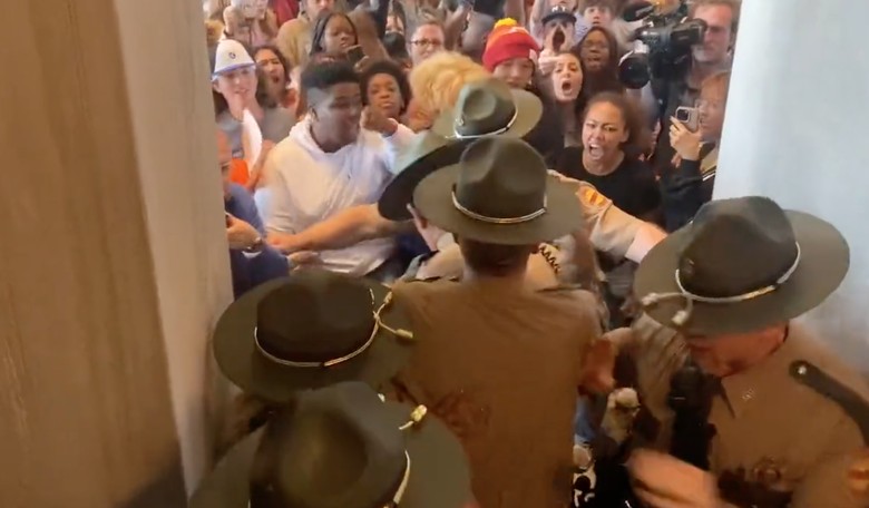TN Reporter Desperately Claims Protesters Storming Capitol Was 'Peaceful'