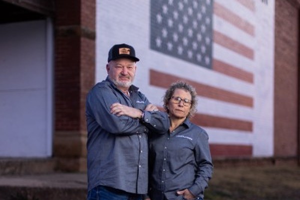 This Small-Town Couple Sells Affordable Caskets – the State Wants to Shut Them Down