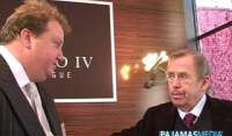 VIDEO - Havel: Czechs Will Stand Up to Russia and Iran