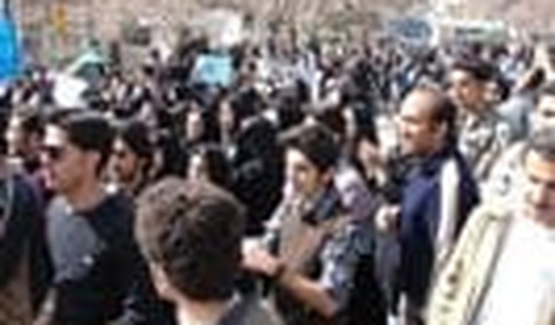 Angry Iranian Students Rebel Against Ahmadinejad Appointee