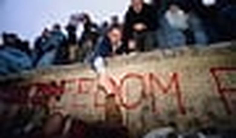 'Mr. Obama, Tear Down These Walls!'