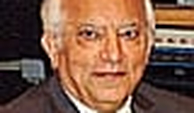 Meet Israel Radio's Iranian-born Broadcaster, Menashe Amir