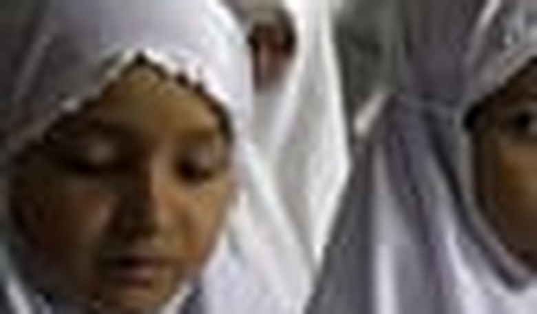 Sharia in Toronto: the Muslim Girls on Their Period Have to Sit in the Back