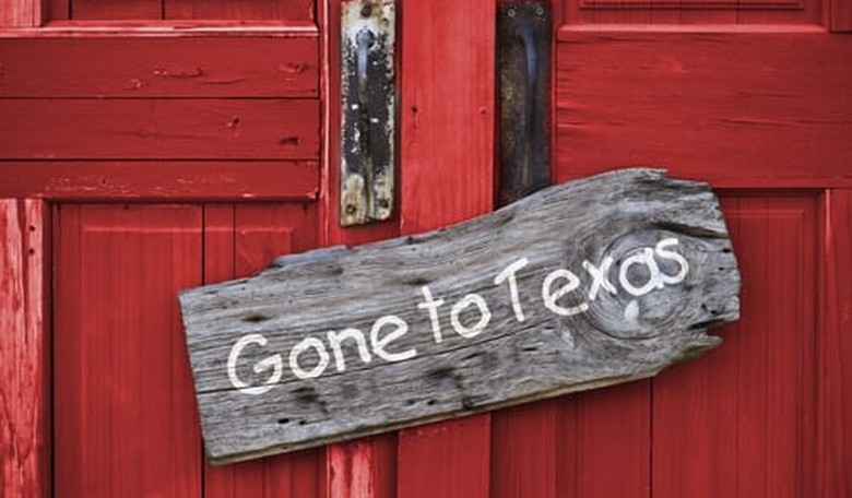 A Tale of Two Tells... or New York City girl outs herself as a Texan