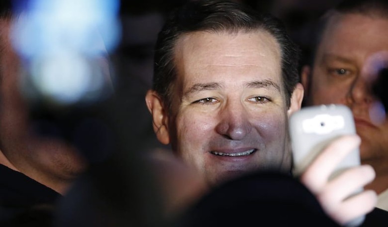 New CBS Poll: Trump Takes Iowa Lead, But Cruz Surges to Second