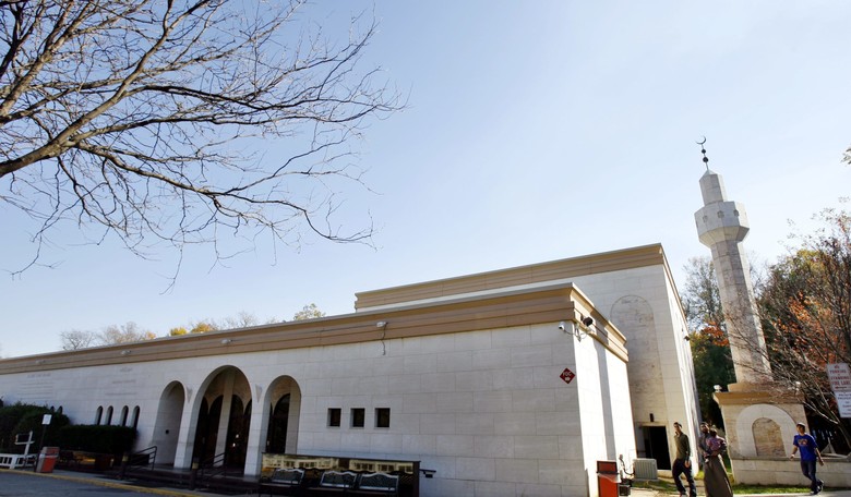 Dem Congressmen to Worship at VA Mosque with Terror Ties
