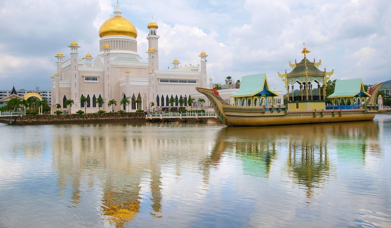 Muslim Tolerance: Sultan of Brunei Bans Christmas