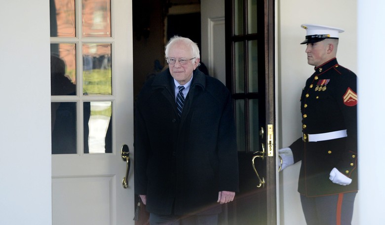 Bernie Meets Obama as Clinton Camp Accuses Senator of 'Negative Attacks'
