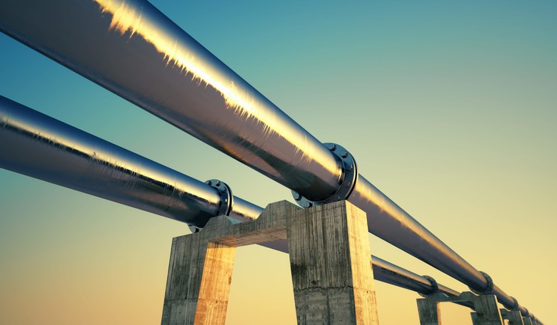 Trump Signs Order Reviving Keystone XL, Dakota Access Pipelines