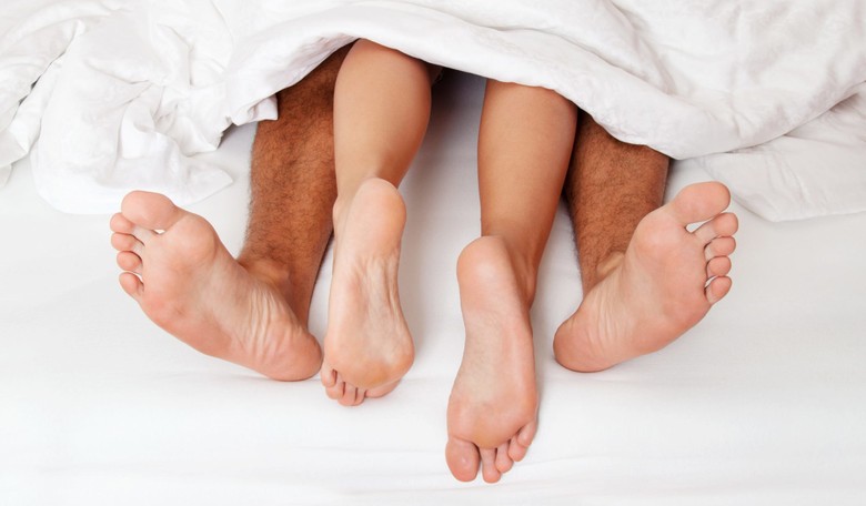 When Clicking on 'Love' Leads to 'Sex': What Women's Magazine Labels Say About Love and Sex