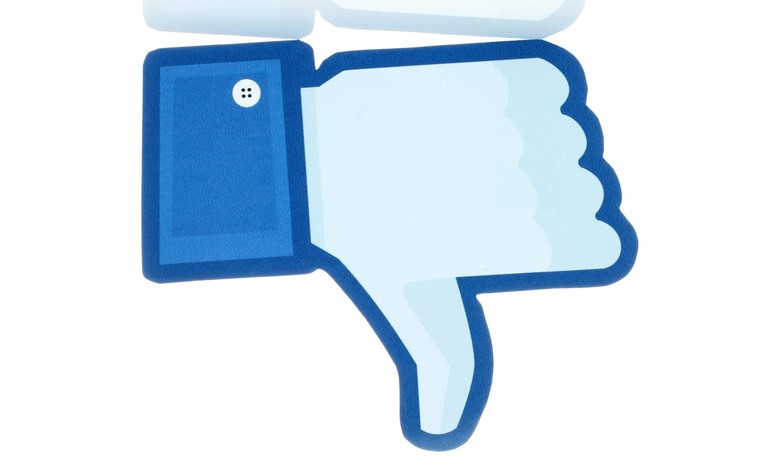 Trump and Clinton Are Tied in 3 Swing States; That's a Huge Story Everywhere But on Facebook Trending