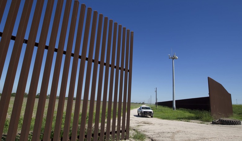 Border Patrol Union: Cartels Cut Hole in Border Fence