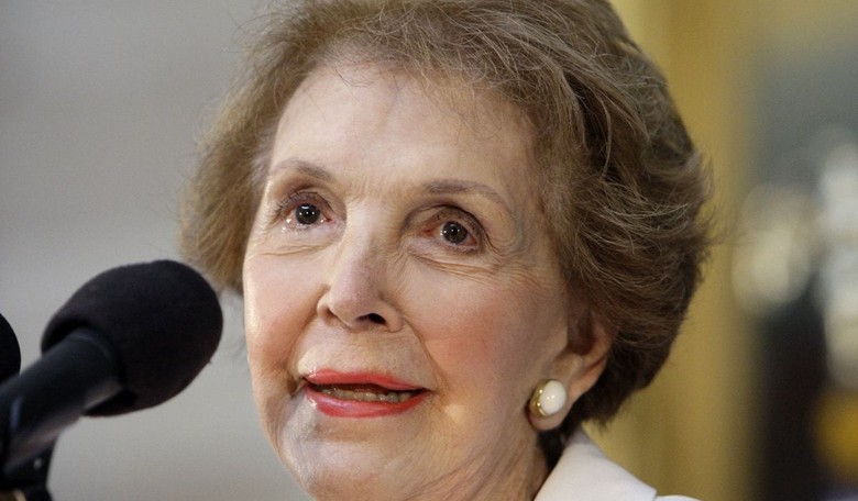 Nancy Reagan Dies