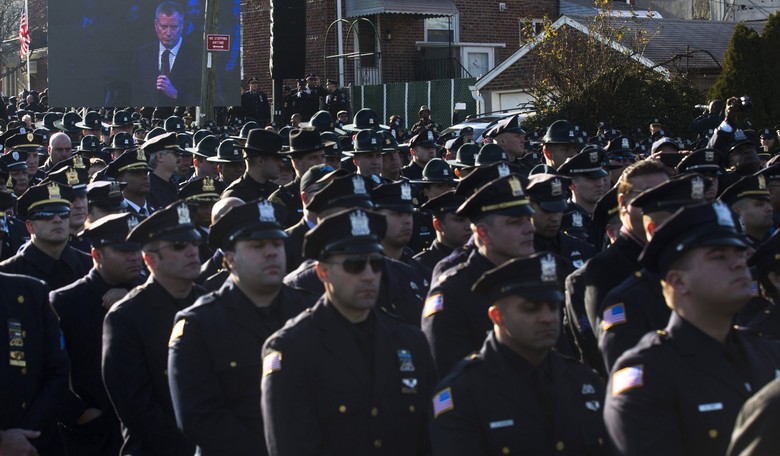 Poll: Almost Every NYPD Cop Disapproves of Mayor de Blasio