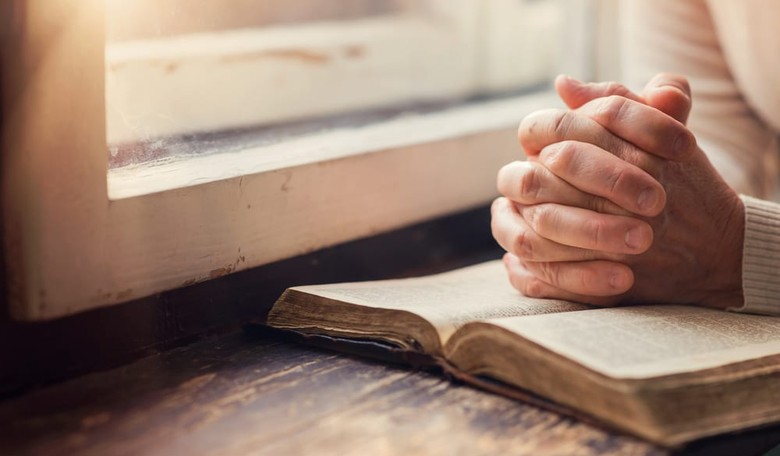 Religious Freedom Group Promises to Back Iowa Governor Over Bible Proclamation