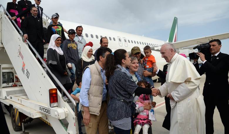 Vatican Takes in 12 Syrian Refugees as Pope Visits Greece Camp