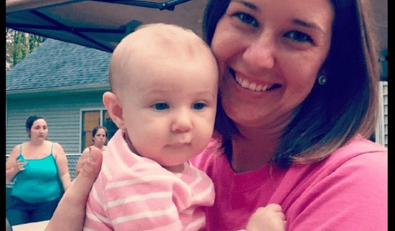 New Mom's 'Breast is Best' Letter to a Stranger in the Formula Aisle Goes Viral