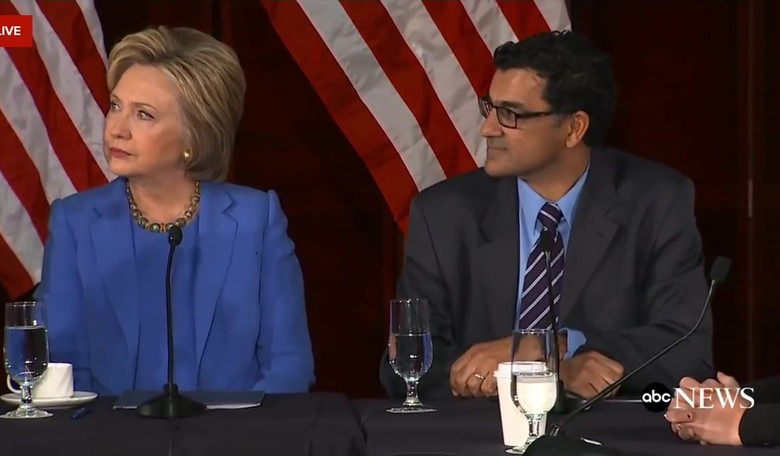 Clinton Campaign Panel Includes Controversial Muslim Leader Who Fingered Israel for 9/11 Attacks