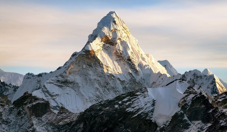 Marine Who Lost Leg in Combat Scales Mount Everest
