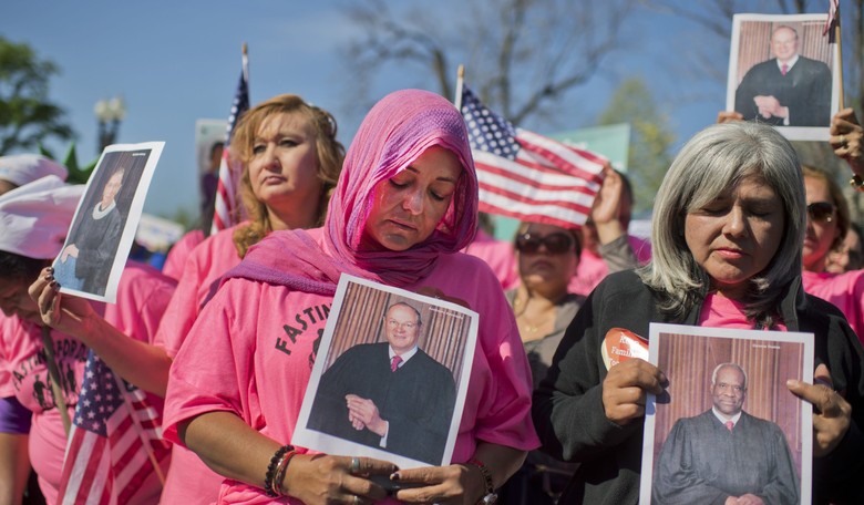 Supreme Court Split Keeps Obama's Immigration Plans Stalled
