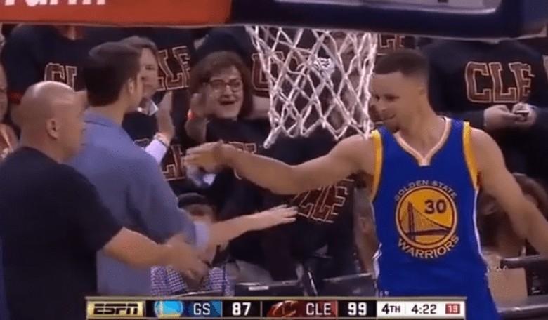 Stephen Curry Threw His Mouthguard at a Fan and Got Ejected Last Night