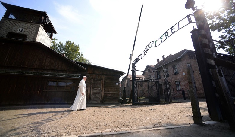 Pope Francis in Denial About Radical Islam the Week of His Auschwitz Visit