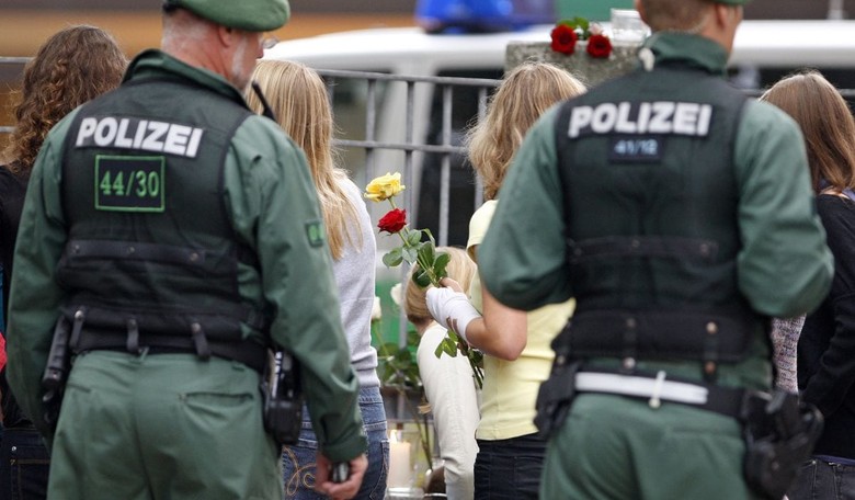 German MP Critical of Police for Killing Crazed, Axe-Wielding Jihadist
