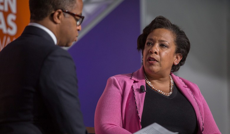 FBI Source Tells Fox News Agents Are ‘Livid’ About Clinton-Lynch Meeting