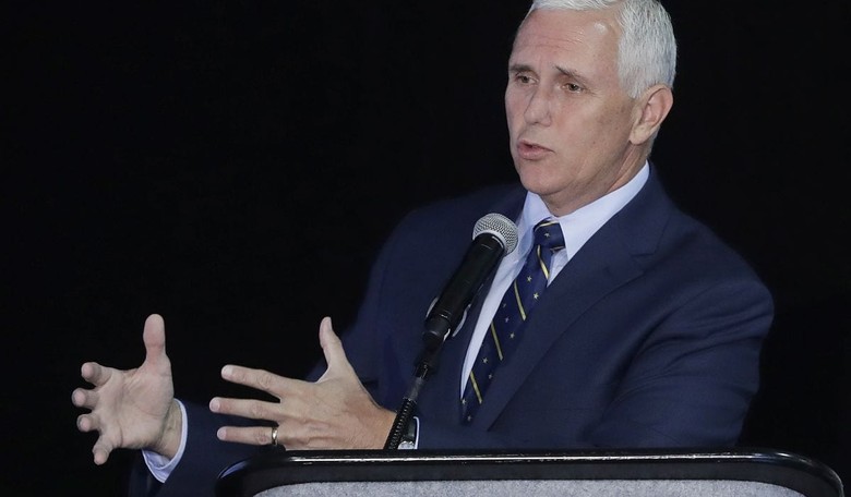Trump-Pence Campaign Changes Logo After First One Is Savaged on Social Media