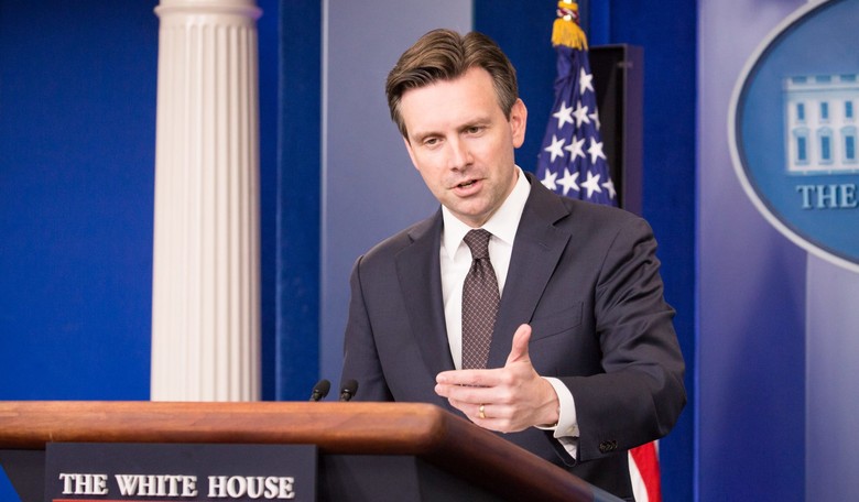 Obama Still Refusing To Illuminate White House in Blue for Fallen Officers