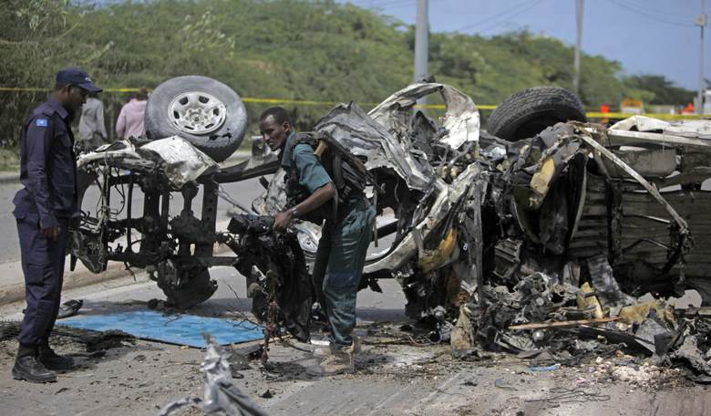 Islamic Militants Kill 12 in Somalia Car Bomb Blasts