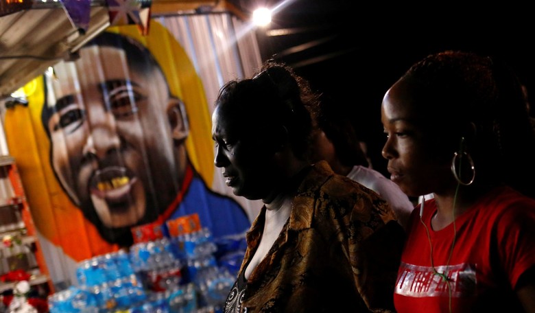 Alton Sterling Reached for a Gun, Baton Rouge Detective Says