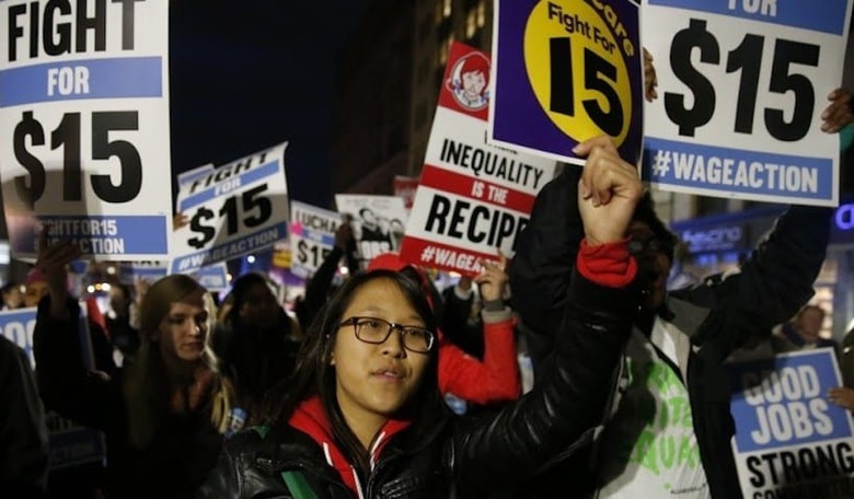 Boston Globe Accidentally Reports That Raising the Minimum Wage Kills Jobs