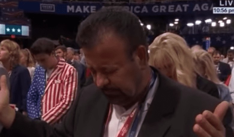 Muslim Prays Blessing Over Republican Convention and Donald Trump