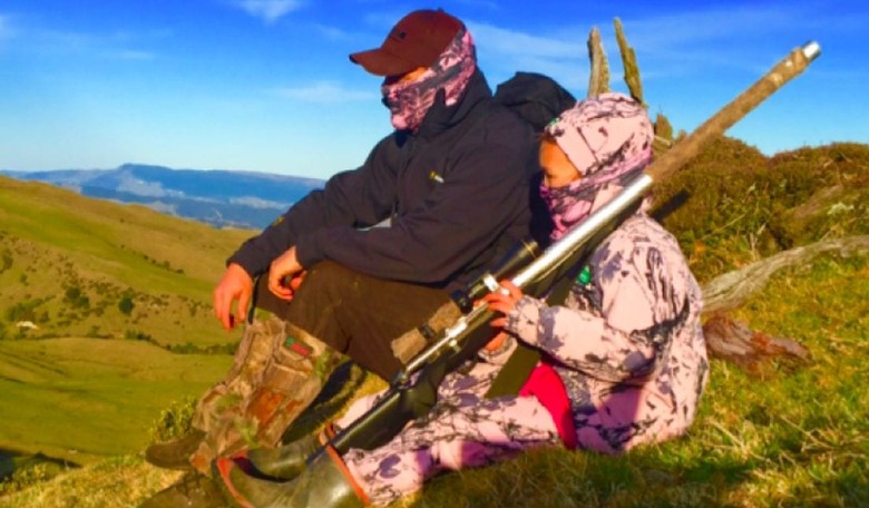 Hunter Dad Criticized for Letting His Eight-Year-Old Daughter Eat the Heart of Her First Kill