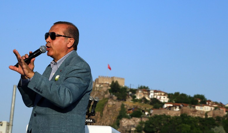 Turkish Teacher Detained After Coup Was Tortured, Denied Medical Aid, and Will Be Buried as a 'Traitor'
