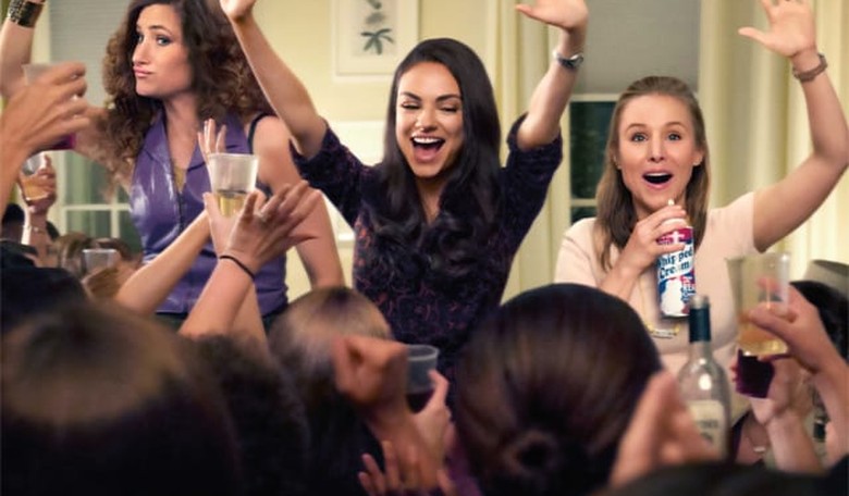 35 Women Walk out of 'Bad Moms' Movie in a Show of Mom Solidarity