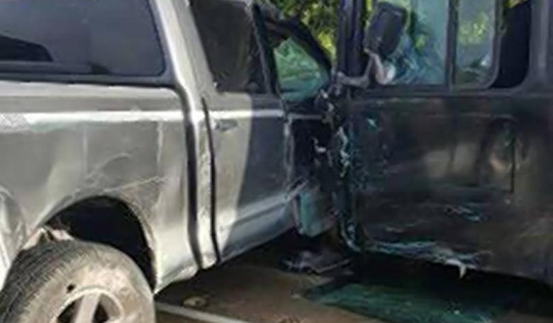 Illegal Immigrant Crashes Bus Full of Louisiana Flood Volunteers, Kills Two