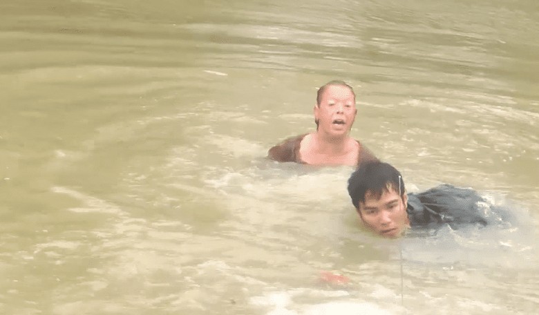 Check Out This Harrowing Rescue in the Louisiana Flooding