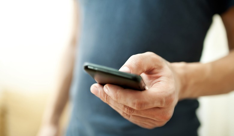 Experts Say That Periods in Text Messages Come Across as 'Standoffish,' 'Insincere'
