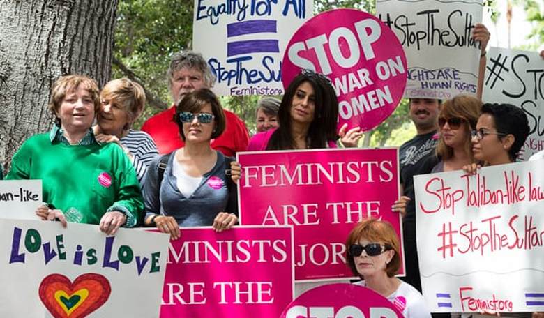 Columnist Says He Won't Date Feminists, Feminists Instantly Validate Him