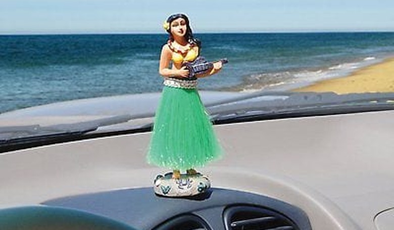 SJW Harasses Lyft Driver Over His Hula Doll, Gets Left on Side of Road