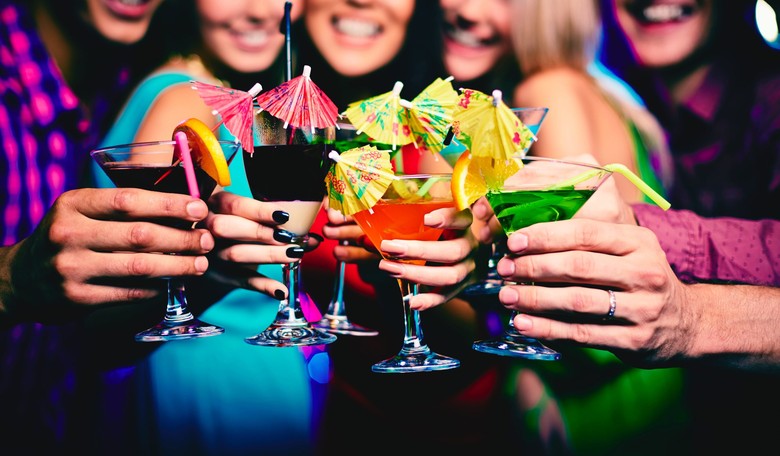6 Signs You Need a Mom's Night Out—NOW!!!